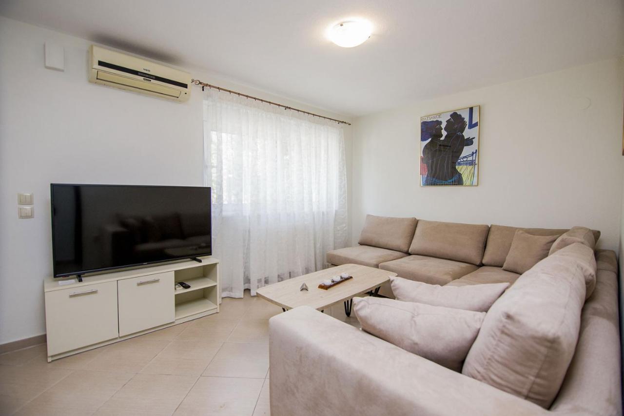 Ofrínion Kasta Bnb מראה חיצוני תמונה