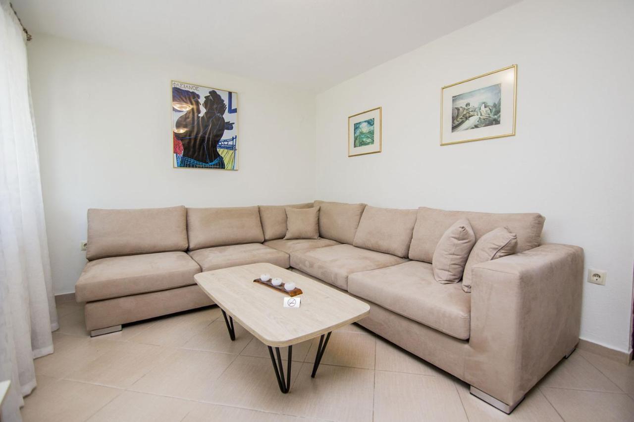 Ofrínion Kasta Bnb מראה חיצוני תמונה
