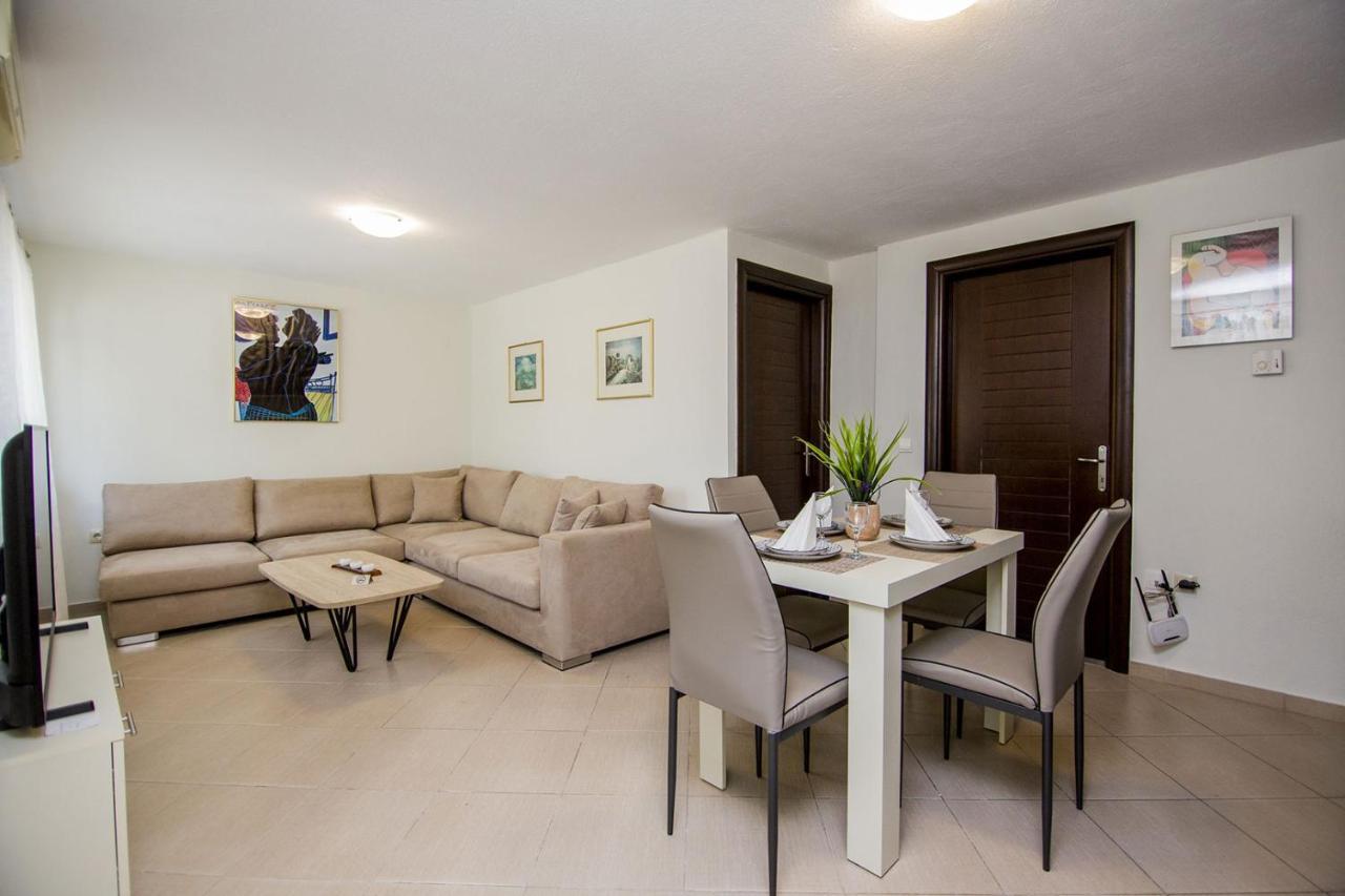 Ofrínion Kasta Bnb מראה חיצוני תמונה