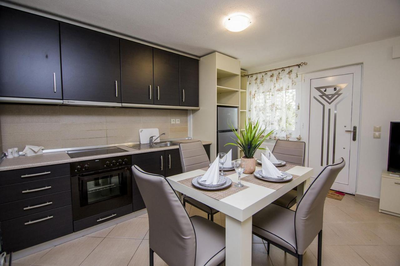 Ofrínion Kasta Bnb מראה חיצוני תמונה