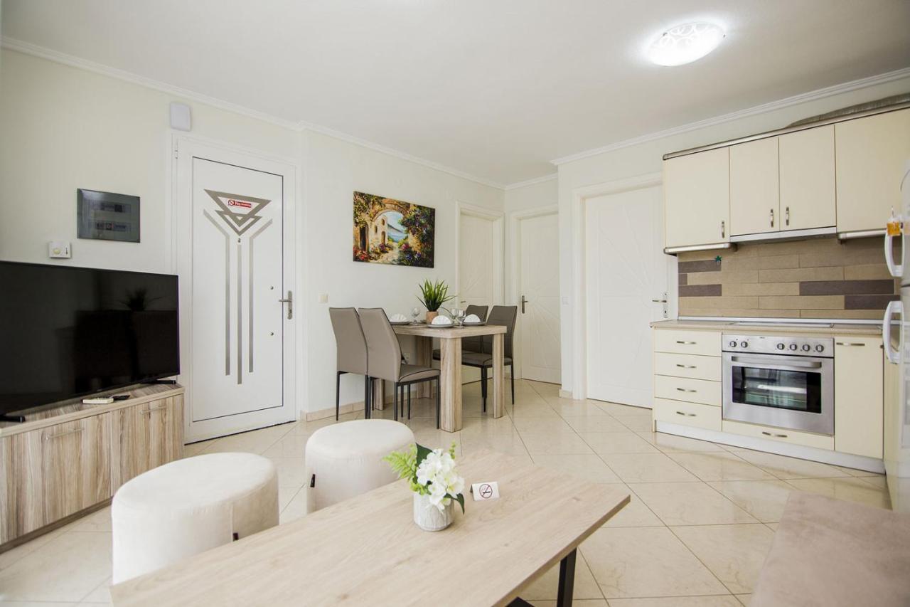 Ofrínion Kasta Bnb מראה חיצוני תמונה