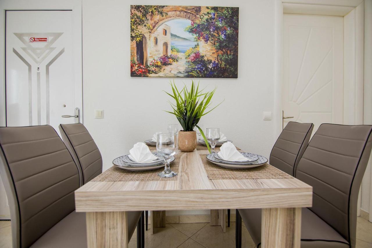 Ofrínion Kasta Bnb מראה חיצוני תמונה
